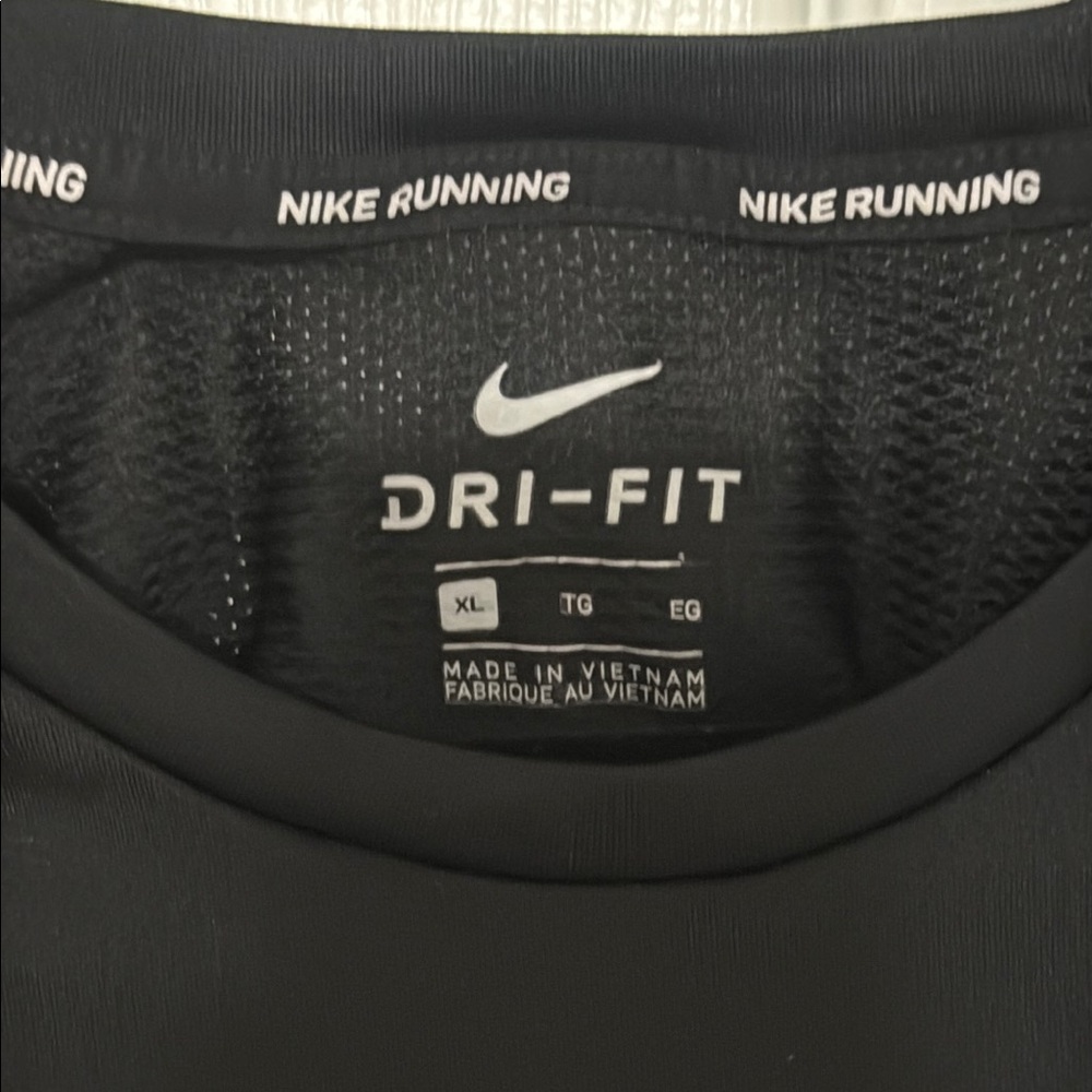 Nike Dri-FIT Black Athletic Top XL running